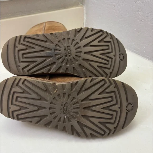 UGG Shearling Boots in Tan - Picture 5 of 7